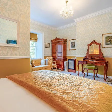 West Layton Manor Ravensworth